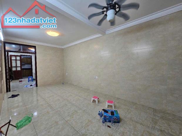 (HIẾM) BÁN CĂN HỘ 2 PN TẠI ĐƯỜNG NGUYỄN CHÍ THANH, OTO ĐỖ CỔNG, 50M2 - 4