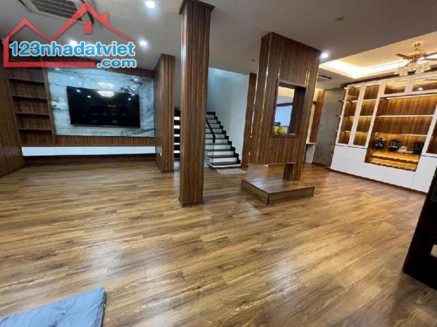 Bán GẤP BIỆT THỰ  TRUNG TÂM BA ĐÌNH - KHU VỰC HIẾM NHÀ BÁN - HÀNG XÓM ĐẠI GIA, 200M 32TTỶ - 3