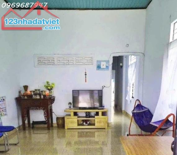 Bán nhà 2PN, 176m2, mặt tiền 5.6m, Hùng Vương - Tự An - Buôn Ma Thuột, 2.4 tỷ - 2