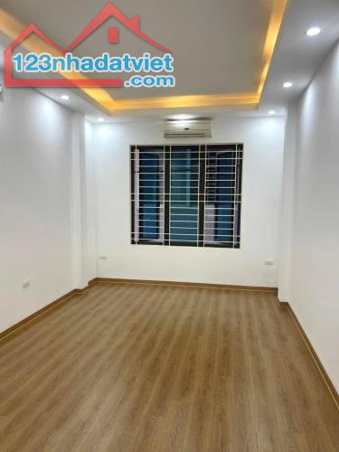 Bán nhà Yên Lãng 25M2 5T 5,5 Tỷ Lô Góc, Oto tránh trước nhà, ngõ thông KD, 30M ra phố - 3