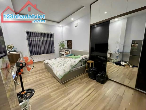 Bán Nhà Mặt Tiền Vườn Lài, Tân Phú, 150m2, Ngang Khủng 8m, Dòng Tiền 60tr, Chỉ 28.3 Tỷ TL. - 2