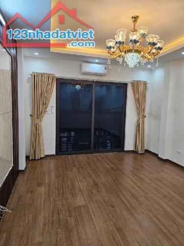 Vị Trí Sát Uỷ Ban , 500m Ra Đô Nghĩa , Full Nội Thất – 45m2 – Ngay Gần Cổng Đô Nghĩa - 2