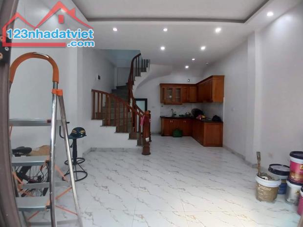 Bán nhà Trinh Lương giá 4.5 tỷ, diện tích 30.2m2, 4 tầng, mặt tiền 4.15m - 1