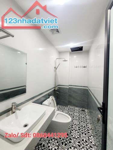 Bán nhà 5 tầng mới xây, diện tích 33m², lô góc 2 mặt thoáng, vào ở ngay, giá nhỉnh 4đ - 4