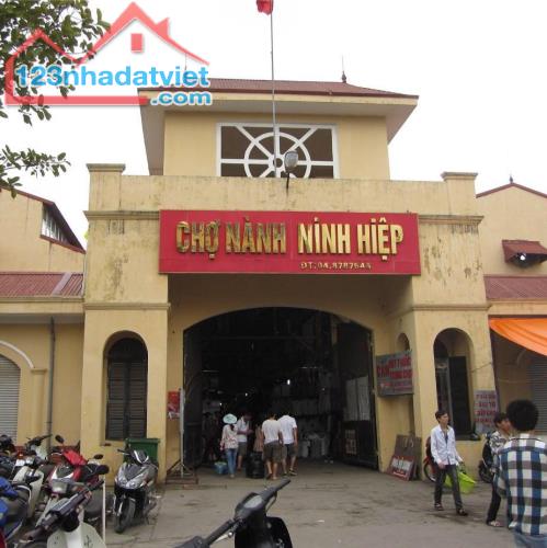 9.3 tỷ cho thuê 550 triệu 1 năm tại Ninh Hiệp 180m2x3T, siêu lợi nhuận 0976285499