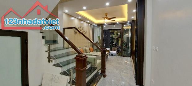 Bán nhà đường Minh Khai. Diện tích 45 m2, nhà 4 tầng, ngõ thông, giá 6 tỷ - 2