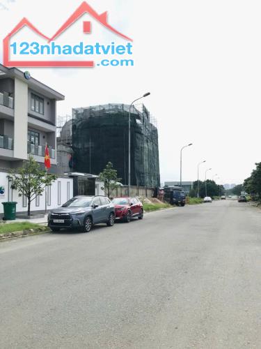 ĐỐI DIỆN GLOBAL CITY, CHỦ GẤP BÁN GIẢM NGAY 3 TỶ chỉ còn 80TR/M2 , Giá Khu vực TRÊN DƯỚI