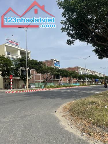 Bán 285m2 đất vuông vắn khu bá tùng, Ngũ hành Sơn, giao ra Võ Chí Công, giá : 6.3 tỷ ( TL)