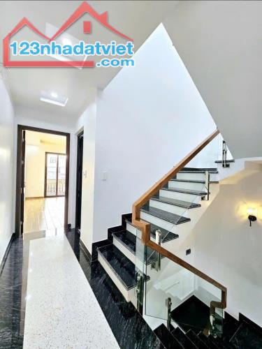 Bán nhà 4 tầng ô tô đỗ cửa mới tinh chỉ 4,75 tỷ Hồ Sen, Lê Chân, Hải Phòng - 2