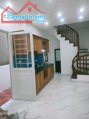 Bán gấp nhà đẹp Văn Quán, Hà Đông, diện tích 30mx 5T, 2 mặt thoáng, đường thông, tiện ích - 2