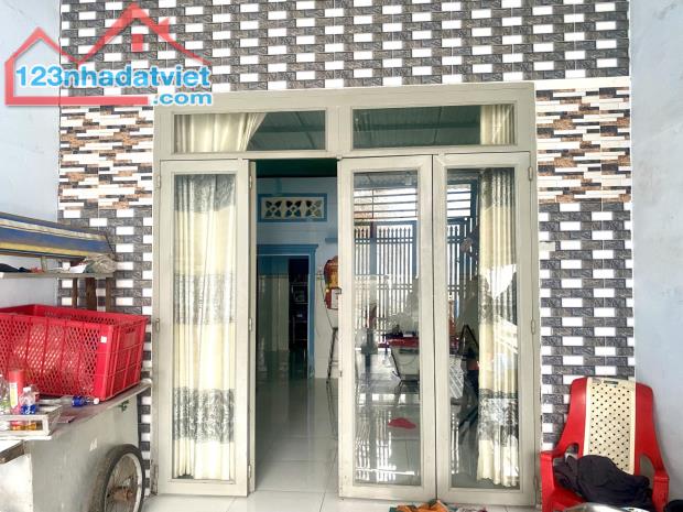 Nhà lô góc ngay Phan Văn Hớn 2,25 tỷ