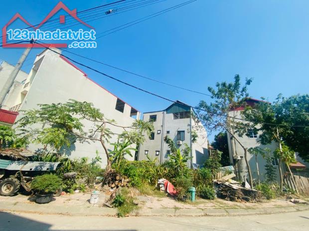 284m2 Giàn Chiếu, Hợp Thịnh giá 11,5 tr/m2. Lh 0399.566.078