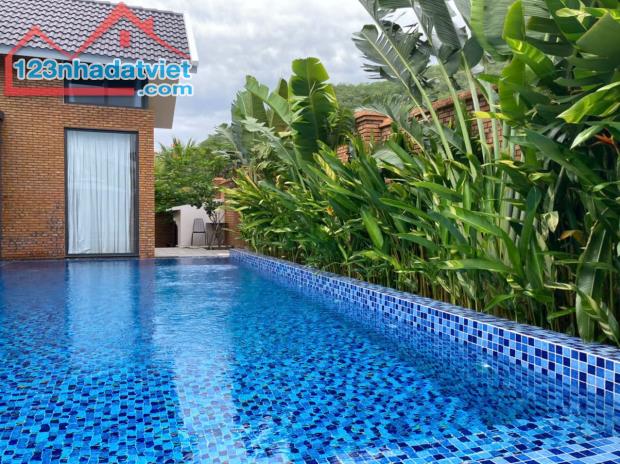 Bán biệt thự 2 tầng khu đô thị Giáng Hương Vĩnh Thái Nha Trang dt 578m2 giá 18 tỷ