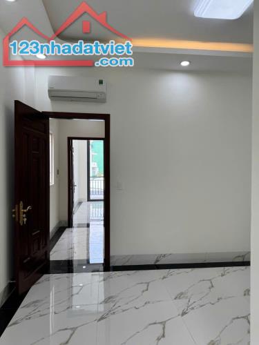 BÁN NHÀ 5 TẦNG,HẺM 8M,ĐƯỜNG HOÀ BÌNH,PHƯỜNG 5,QUẬN 11 (66m2-5,2x13) 10,7 TỶ TL - 4