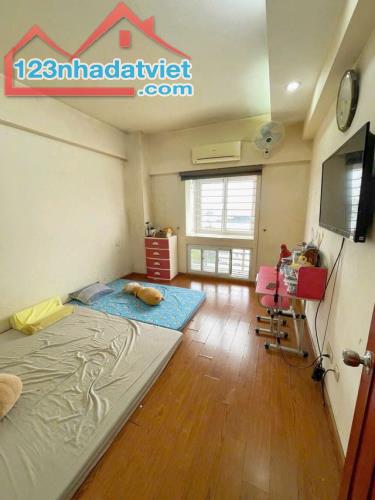 Bán chung cư CT17 Green House KDT Việt Hưng, 880m2, 2 ngủ, 2wc giá 3,5 tỷ - 2