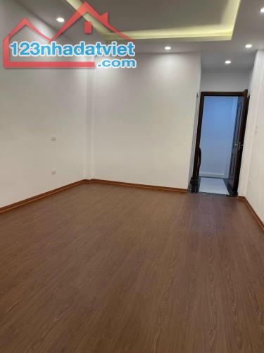 VĨNH PHÚC - D40M2 X5T - MT 4M - 7,85TỶ- LÔ GÓC - NGÕ THÔNG - Ô TÔ  ĐỖ GẦN - 3