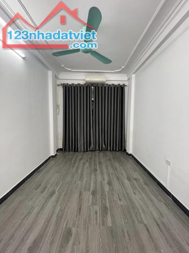 ✳️Nhỉnh 4 tỷ Bán Nhà Trại Cá 28 M2 4T MT 3 M, Chỉ 5.2 Tỷ Mặt Ngõ Kinh doanh 3 bước ra - 2