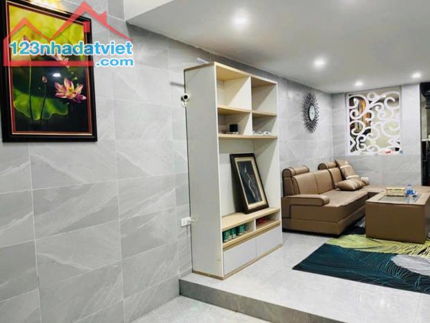 8 TỶ, NHÀ MỚI VÕ CHÍ CÔNG TÂY HỒ, 43M2 5 TẦNG Ô TÔ ĐỖ CỔNG