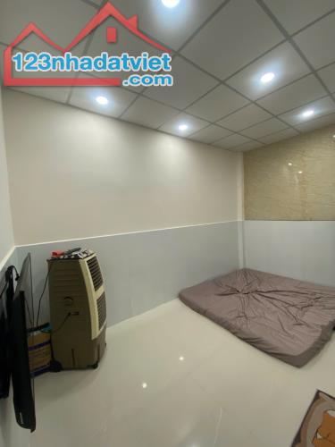 NHỈNH 3 TỶ CÓ NGAY NHÀ ĐẸP HẺM XE HƠI - 3 PHÒNG NGỦ - 43M2(4x11) - Đ.SỐ 16 & LÊ TRỌNG TẤN - 3