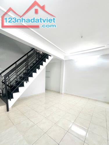 NHÀ MẶT TIỀN ĐƯỜNG SỐ 59 .4 tầng phường 14. gv - 3