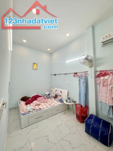 NHÀ ĐẸP LUNG LINH, Ở NGAY, HẺM XE HƠI, ĐỐI DIỆN VẠN PHÚC CITY, 139m2, NHỈNH 7 TỶ. - 1