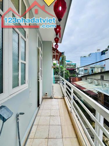 Chủ nhà bán gấp nhà 3 tầng ở Nguyễn Văn Đậu 64m2, gần trường Văn Lang CS2,Sổ riêng,giá 3tỷ - 4