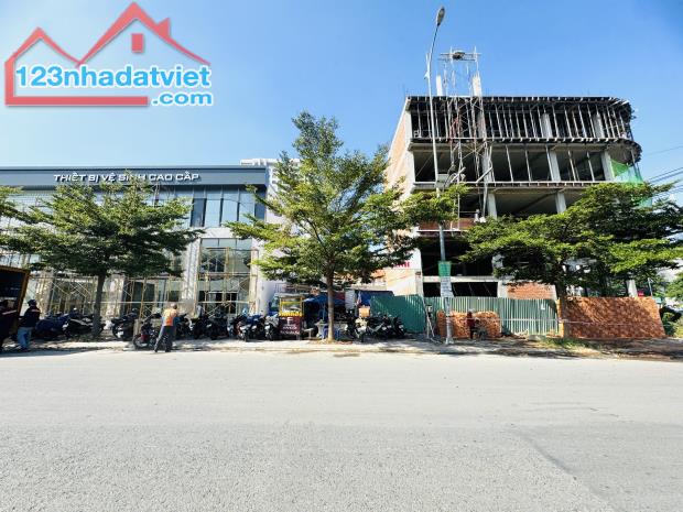 Bán Đất Mặt Tiền Đường Bạch Đông Ôn,An Khánh,Quận 2-DT:250m2(10mx25m)-Giá 72,5 Tỷ