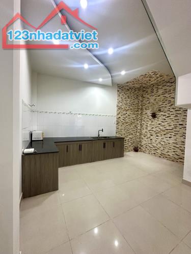 BÁN NHÀ NGAY TRƯỜNG CĐ CÔNG THƯƠNG, 50M2 3 TẦNG BTCT NHỈNH 4 TỶ - 4