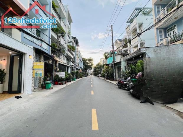 Hàng Hiếm - Nhà MTKD đường Võ Thành Trang - DT lớn: 4.3 x 23m [CN 96m2], giá: 11.9 tỷ TL