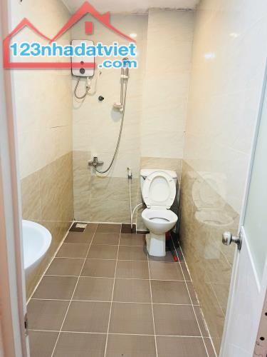 CHDV 30m2 có gác đường Giải Phóng Tân Bình chỉ 5 triệu 300k - 5