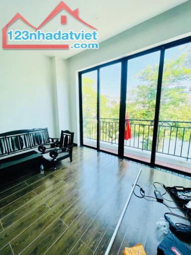 Siêu phẩm lô góc mặt phố Long Biên, 102m x 7 tầng, mặt tiền 5.8m, view hồ, ôtô tránh, - 3