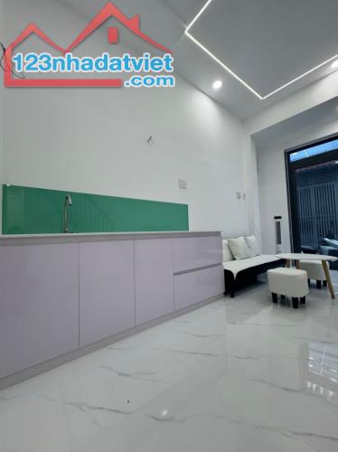 Bán nhà sát HXH 373 Lý Thường Kiệt, Tân BÌnh, 15m2 nở hậu, chỉ hơn 1 tỷ