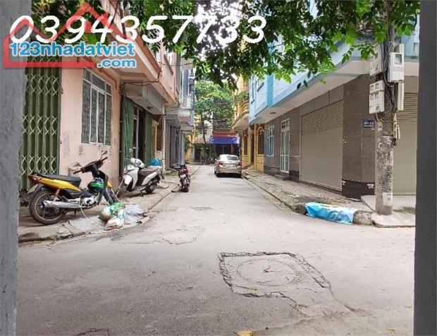 Bán nhà Nguyễn Khánh Toàn 43m2, 4 tầng, ngõ ô tô tránh, vỉa hè, gần đường lớn, giá 9.5 tỷ - 2