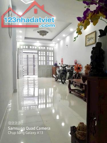 BÁN NHÀ RIÊNG MẶT TIỀN THỚI AN 22, 71M 2T 2PN, 4,65 TỶ