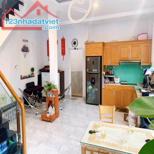 Bán nhà sổ hồng riêg thông đường Hồ Văn Tư, Quận Thủ Đức _ 2 tầng 3 pn 2 wc_ Chỉ có 30 tr/ - 4
