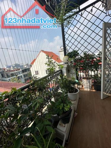 Nhà đẹp 35m phố Sài  Đồng  Long Biên ô tô đỗ cửa . - 3