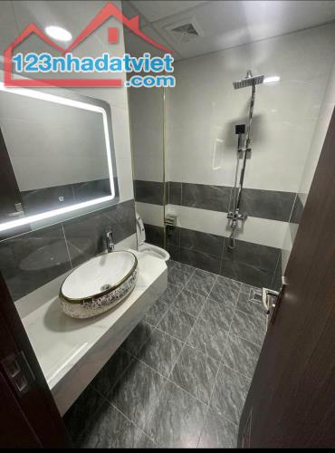 Nhà Căn góc-via hè kinh doanh phố Hoàng Hoa Thám-Ba Đình 41m* 6 Tầng, MT4.6m -14.8 Tỷ - 5