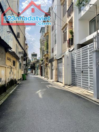 Tin được không, nhỉnh 4 tỷ có: 3.6x10, 2 tầng, nhà mới, hẻm nhựa xe, hơi đỗ cửa Cộng Hòa.