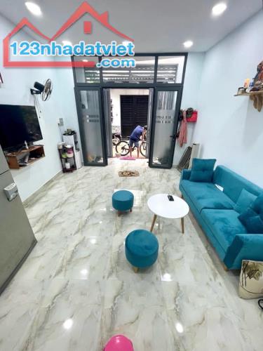 Tin được không, nhỉnh 4 tỷ có: 3.6x10, 2 tầng, nhà mới, hẻm nhựa xe, hơi đỗ cửa Cộng Hòa. - 2