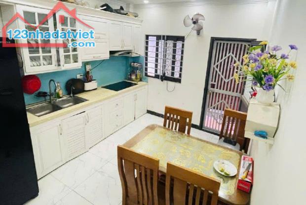 BÁN NHÀ RIÊNG HÀNG HIẾM GẦN BÀ TRIỆU, 5,6 TỶ, 34 M2 ,4T - 3