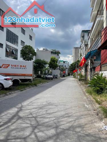 Bán đất thạch bàn 105m² , mt 5m view công viên hồ điều hoà 31ha , giá 13,5 tỷ ôtô tránh ki