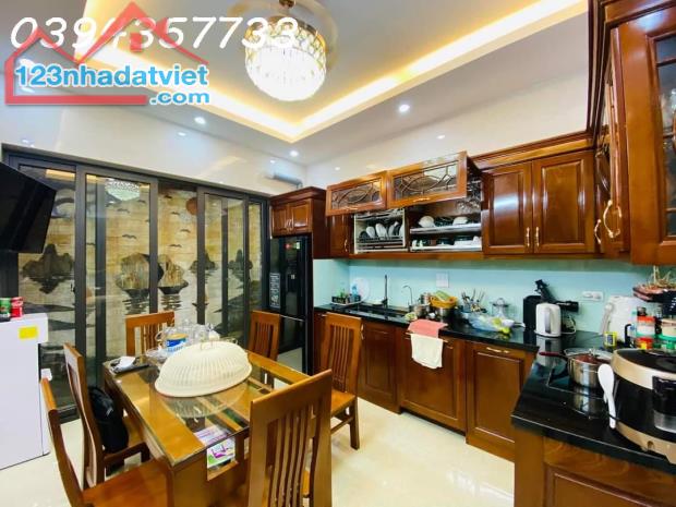 CẦN BÁN NHÀ TRẦN THÁI TÔNG, CẦU GIẤY: 43M2, NHÀ ĐẸP Ở NGAY, Ô TÔ 5 TẠ DỪNG ĐỖ, HƠN 9 TỶ - 2