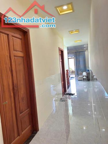 BÁN NHÀ 1T1L P.TRẢNG DÀI NỘI THẤT GỖ MÁI THÁI 140M2 CHỈ 2,69 TỶ - 3