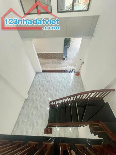 NHÀ MỚI QUỲNH ĐÔ 50M2 - Ô TÔ ĐỖ CỔNG - 2 THOÁNG - VÀI BƯỚC RA PHỐ - CHỈ 5.6 TỶ - 4