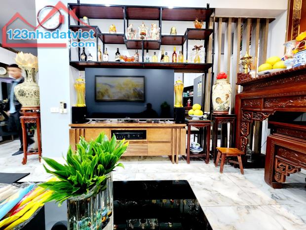 BÁN NHÀ TẬP THỂ VĨNH PHÚC ĐẸP NHƯ CHUNG CƯ CAO CẤP 50/100m2 TẦNG 2, 3 NGỦ, 2 WC 5,8 tỷ. - 1