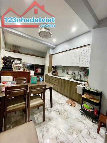 BÁN NHÀ TẬP THỂ VĨNH PHÚC ĐẸP NHƯ CHUNG CƯ CAO CẤP 50/100m2 TẦNG 2, 3 NGỦ, 2 WC 5,8 tỷ. - 3