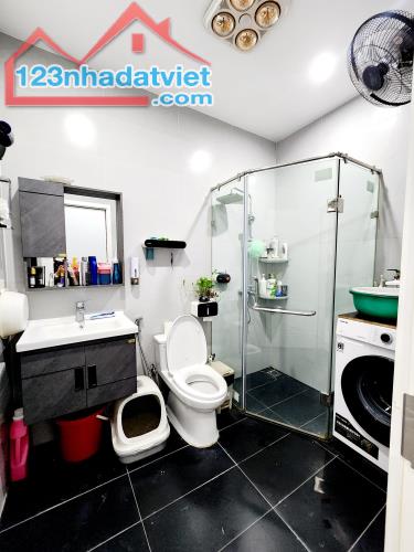 BÁN NHÀ TẬP THỂ VĨNH PHÚC ĐẸP NHƯ CHUNG CƯ CAO CẤP 50/100m2 TẦNG 2, 3 NGỦ, 2 WC 5,8 tỷ. - 5