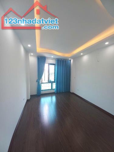 5.8 tỷ - Yên Vĩnh - 5 tầng - 43m2 - 1