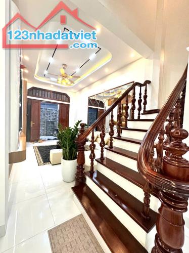 BÁN NHÀ NGÕ NÔNG GẦN PHỐ 8,5 TỶ 36m 4 TẦNG MT 3,4m Ô TÔ 4 CHỖ ĐỔ CỬA QUAN HOA CẦU GIẤY - 2