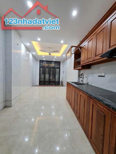 CHO THUÊ NHÀ RIÊNG Ở ĐƯỜNG HỮU LÊ, 7 TRIỆU VND, 34 M2, 2 PN, 3 WC